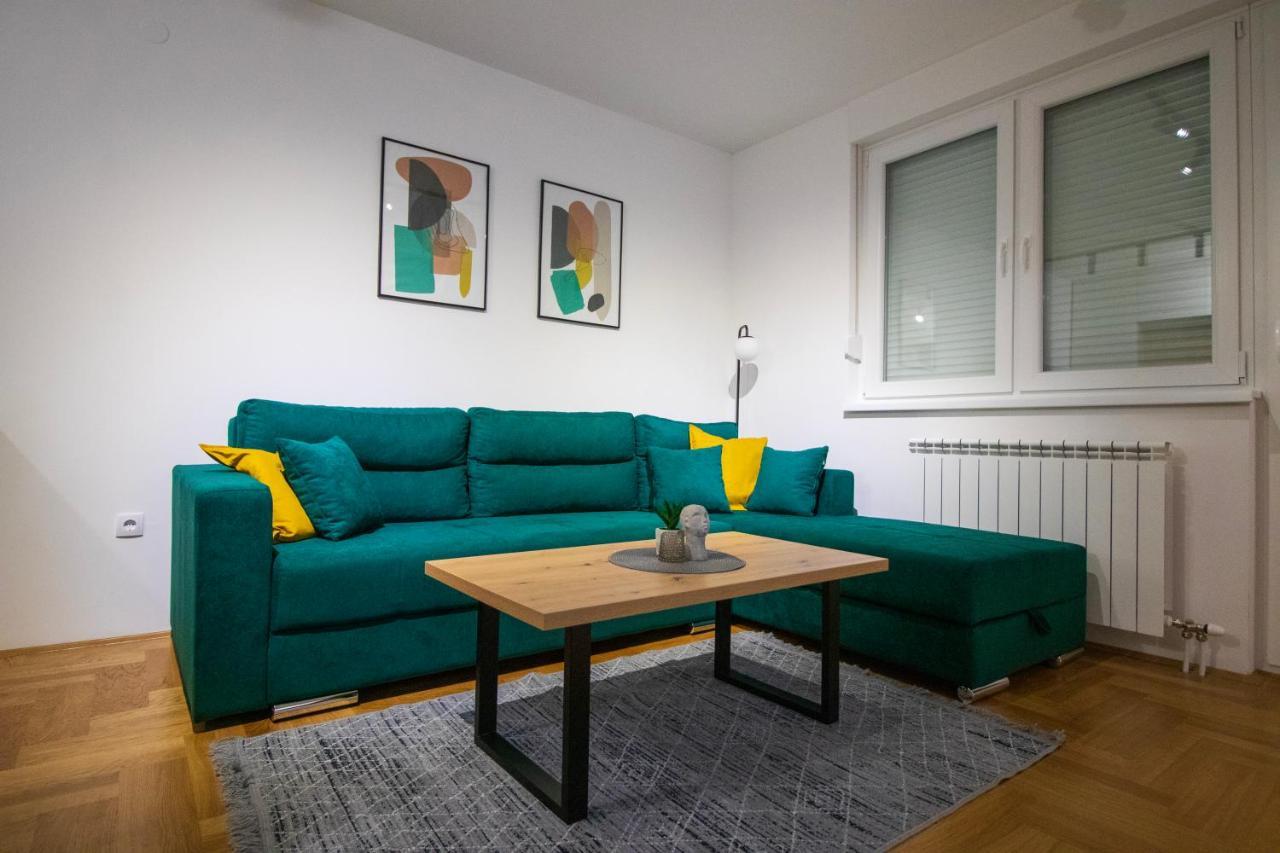 M&A Apartment-Easy Airport Lukavica Exteriör bild